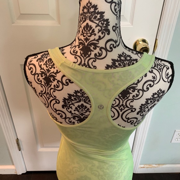 Women’s lululemon athletic tank Xs - Picture 3 of 6